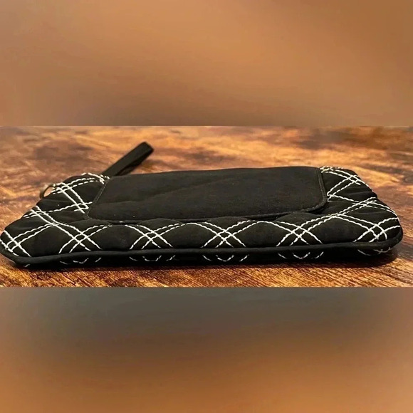 RETIRED: Vera Bradley | ladies wristlet handbag. - Picture 9 of 16